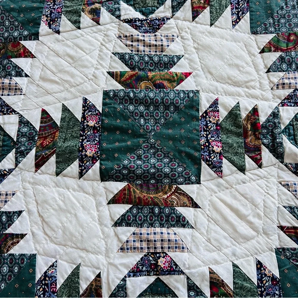 Vintage Pineapple Pattern Cotton Quilt – 100” x 90” Queen/King.